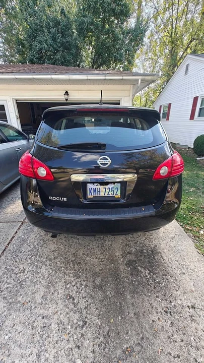 2013 Nissan Rogue - Image 2 of 4