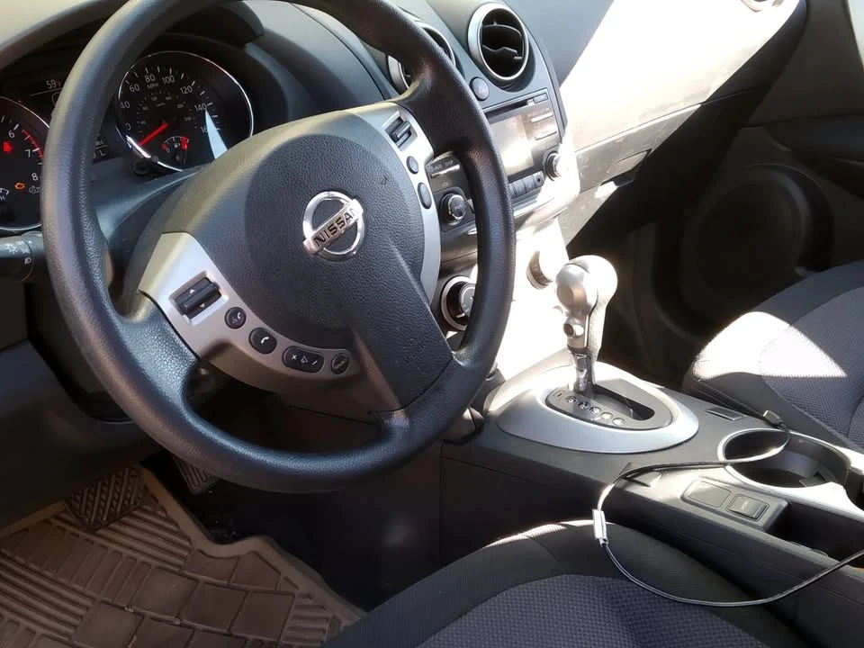 2013 Nissan Rogue - Image 4 of 9