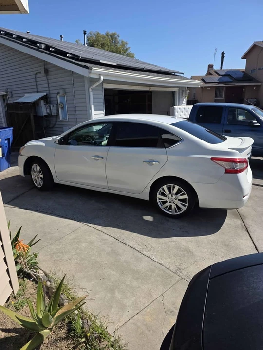 2013 Nissan Sentra 7th Gen - Image 2 of 9