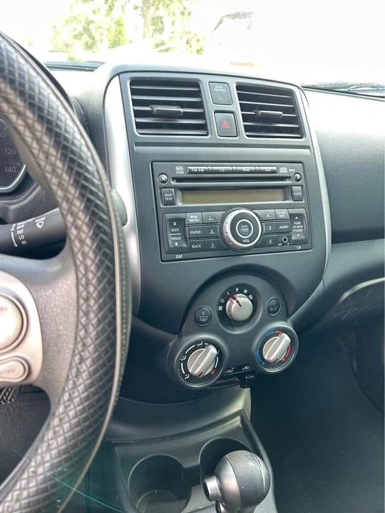 2013 Nissan Versa - Image 13 of 16