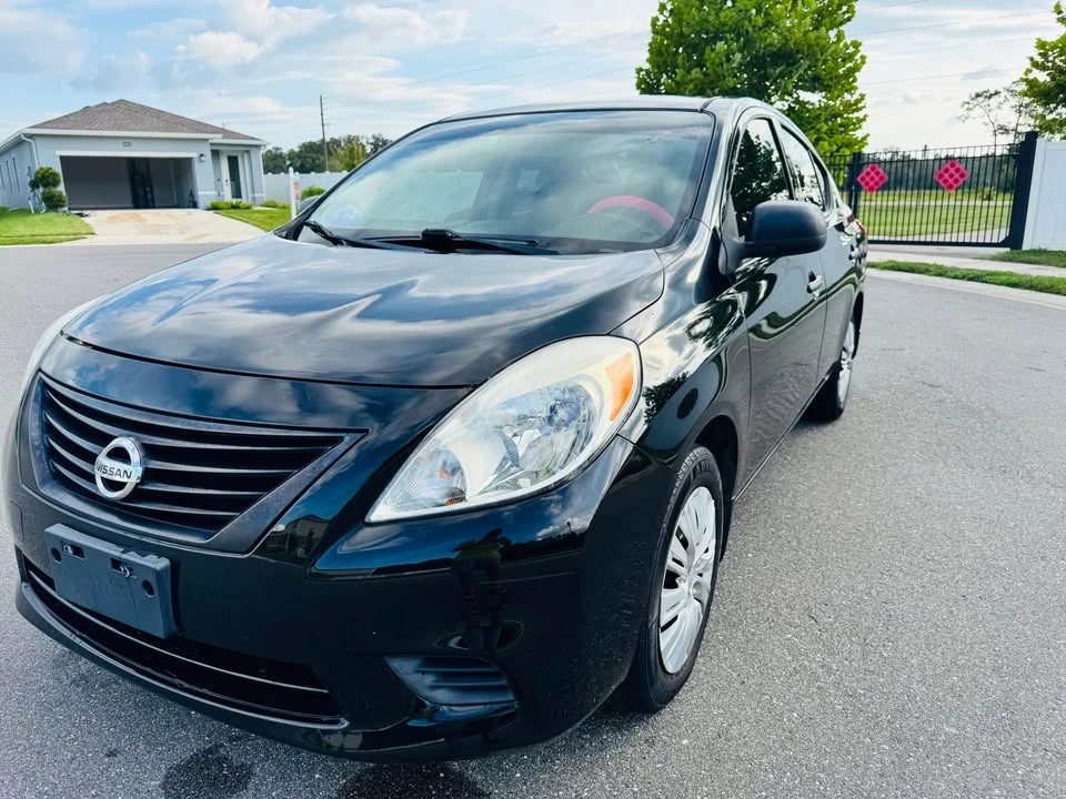 2013 Nissan Versa - Image 2 of 9