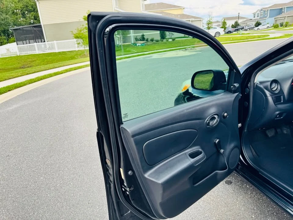 2013 Nissan Versa - Image 3 of 9