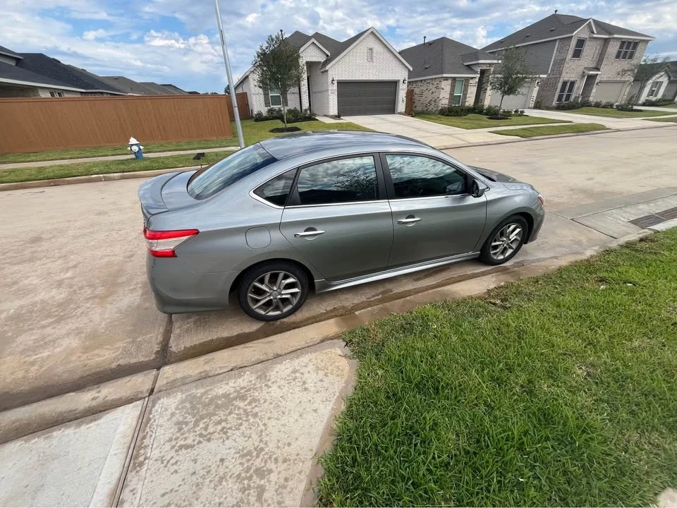 2013 Nissan Versa - Image 2 of 7