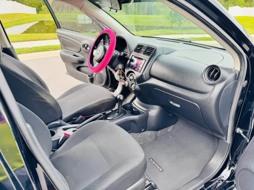 2013 Nissan Versa - Image 5 of 9