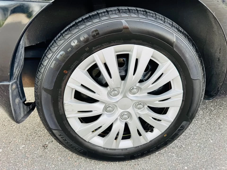 2013 Nissan Versa - Image 9 of 9