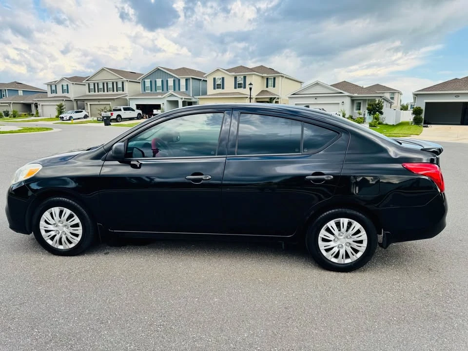 2013 Nissan Versa - Image 8 of 9