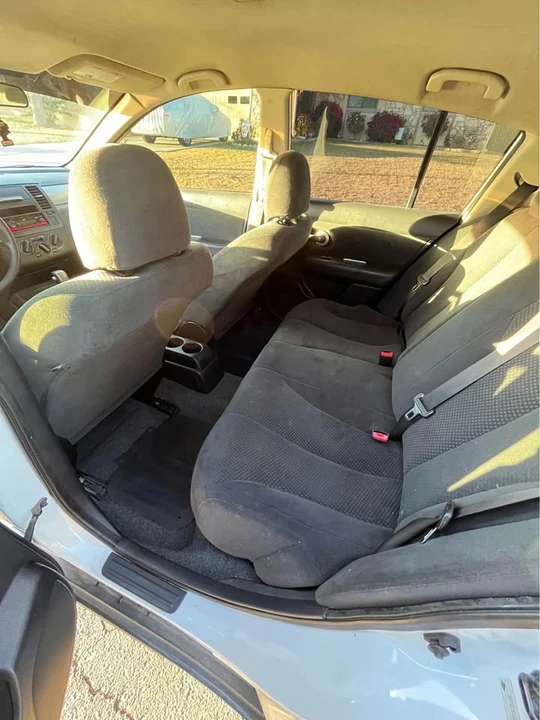 2013 Nissan Versa - Image 7 of 11