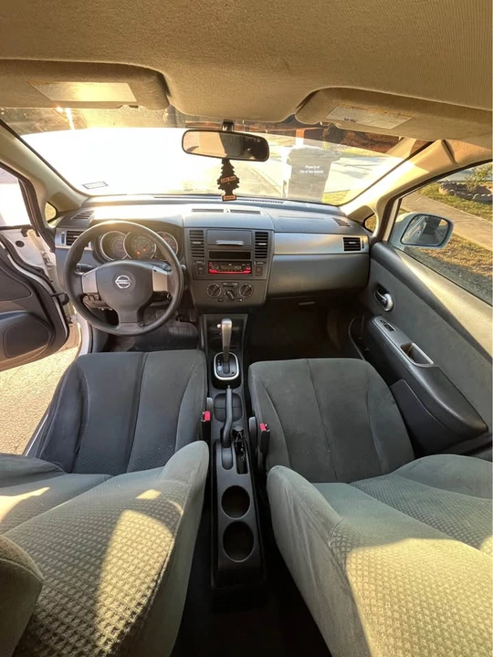 2013 Nissan Versa - Image 6 of 11