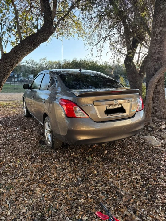 2013 Nissan Versa - Image 2 of 4