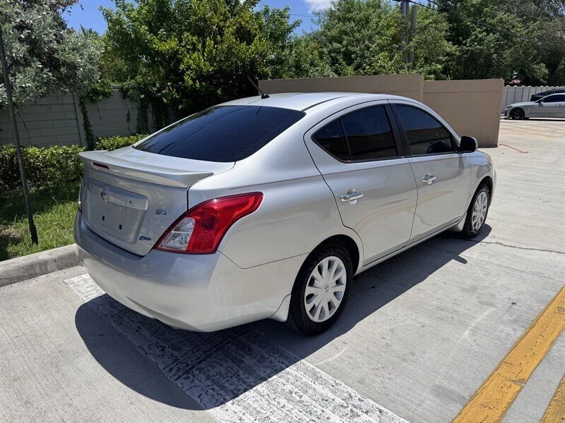 2013 Nissan Versa - Image 6 of 15