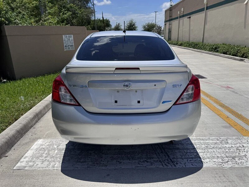 2013 Nissan Versa - Image 7 of 15
