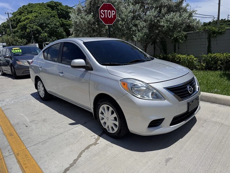 2013 Nissan Versa - Image 3 of 15