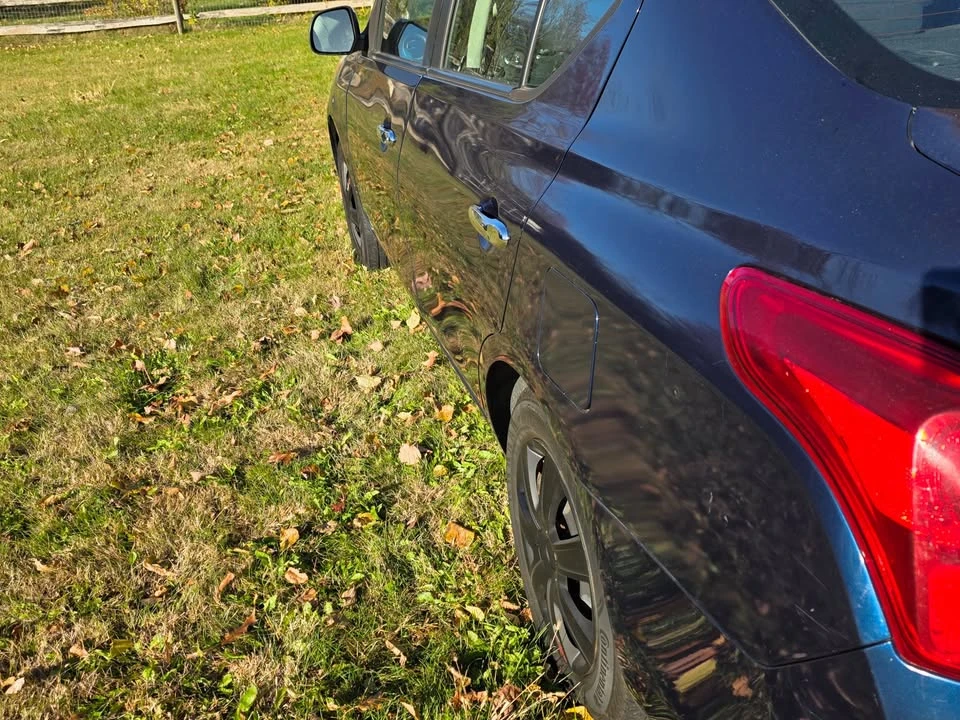 2013 Nissan Versa - Image 8 of 10