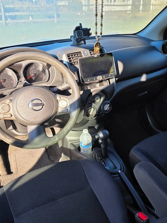 2013 Nissan Versa - Image 6 of 10