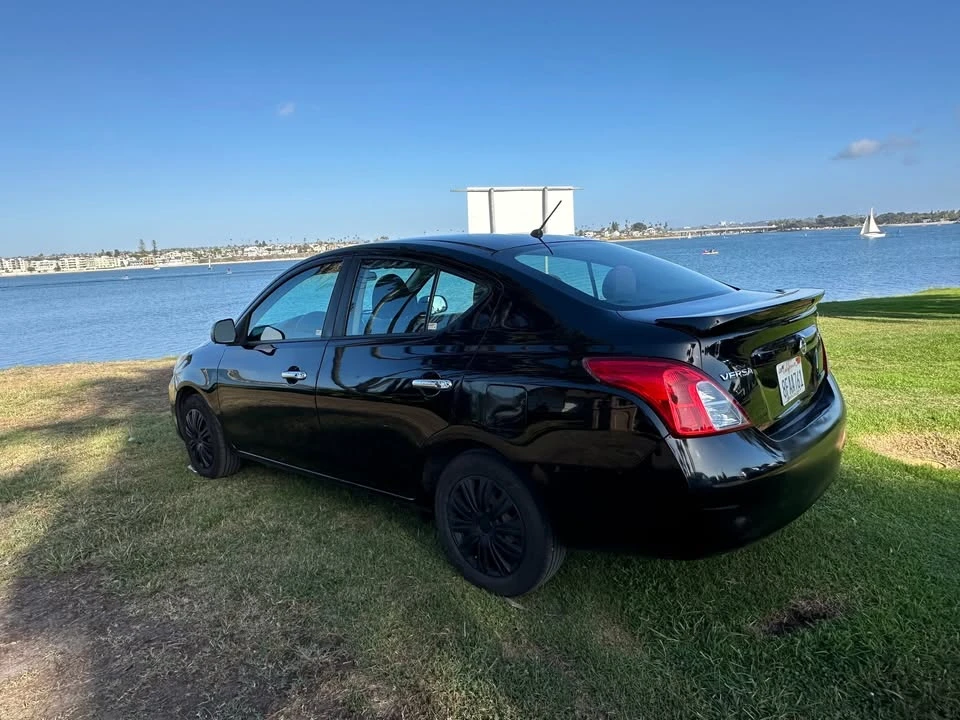 2013 Nissan Versa - Image 10 of 10