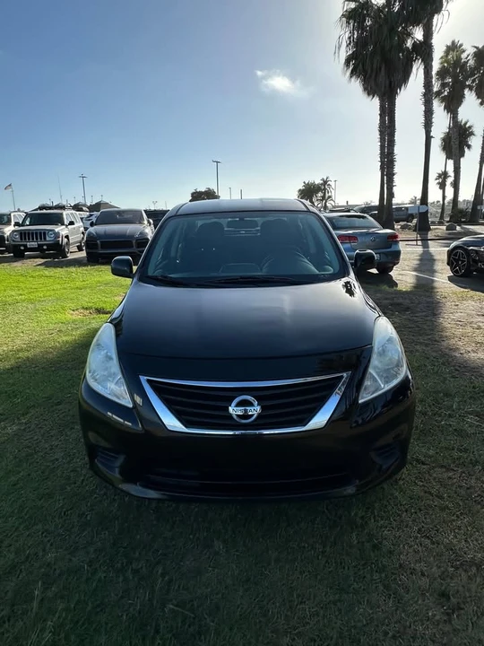 2013 Nissan Versa - Image 8 of 10