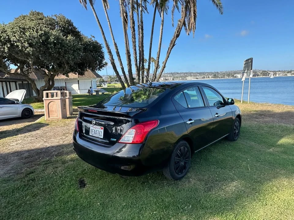 2013 Nissan Versa - Image 6 of 10