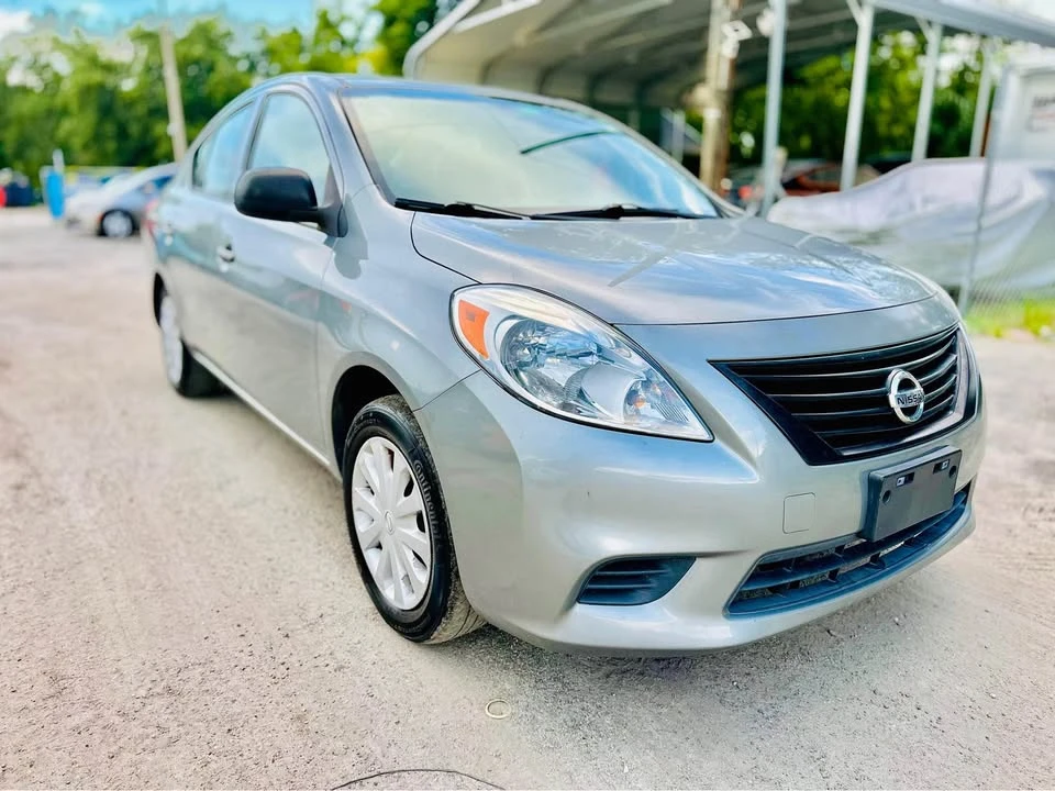 2013 Nissan Versa - Image 2 of 7