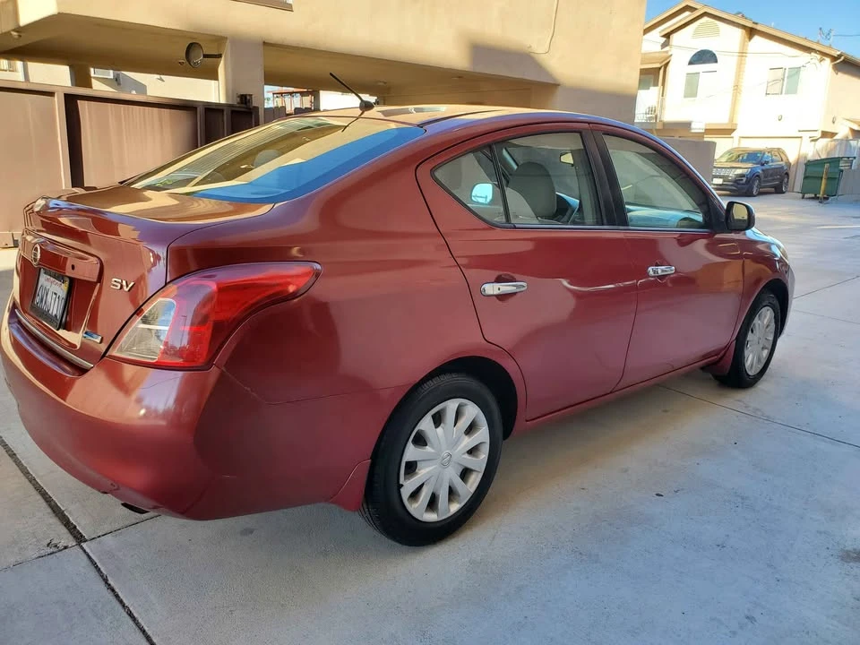 2013 Nissan Versa - Image 3 of 17