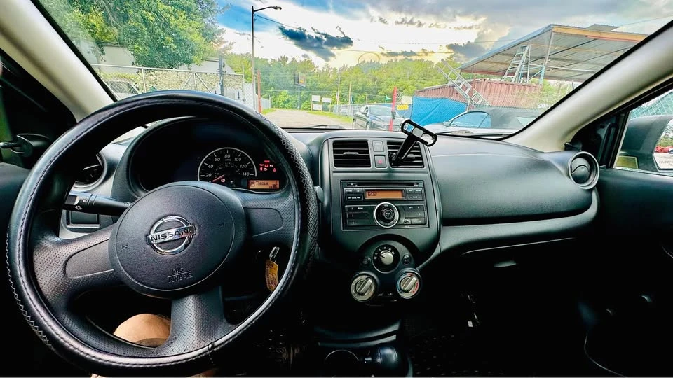 2013 Nissan Versa - Image 4 of 7