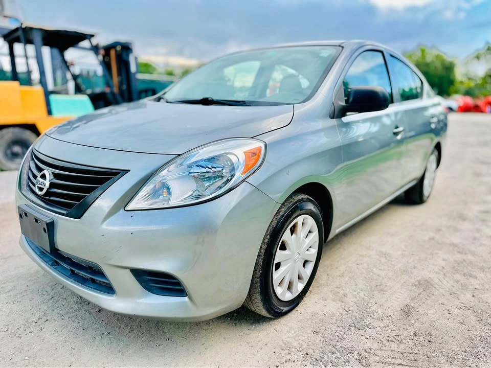 2013 Nissan Versa - Image 3 of 7