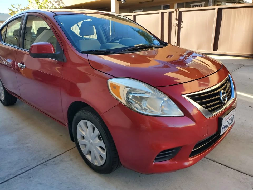 2013 Nissan Versa - Image 8 of 17