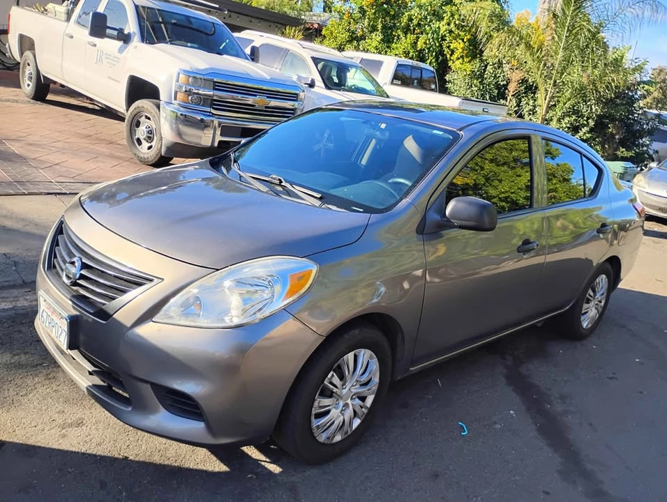 2013 Nissan Versa - Image 3 of 13