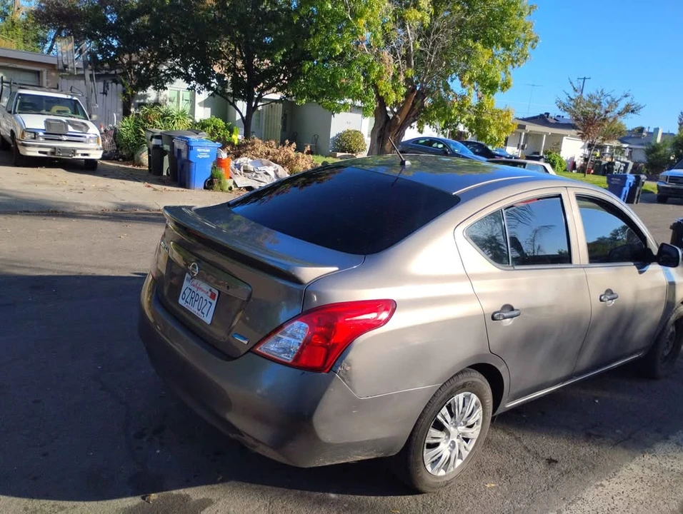 2013 Nissan Versa - Image 6 of 13