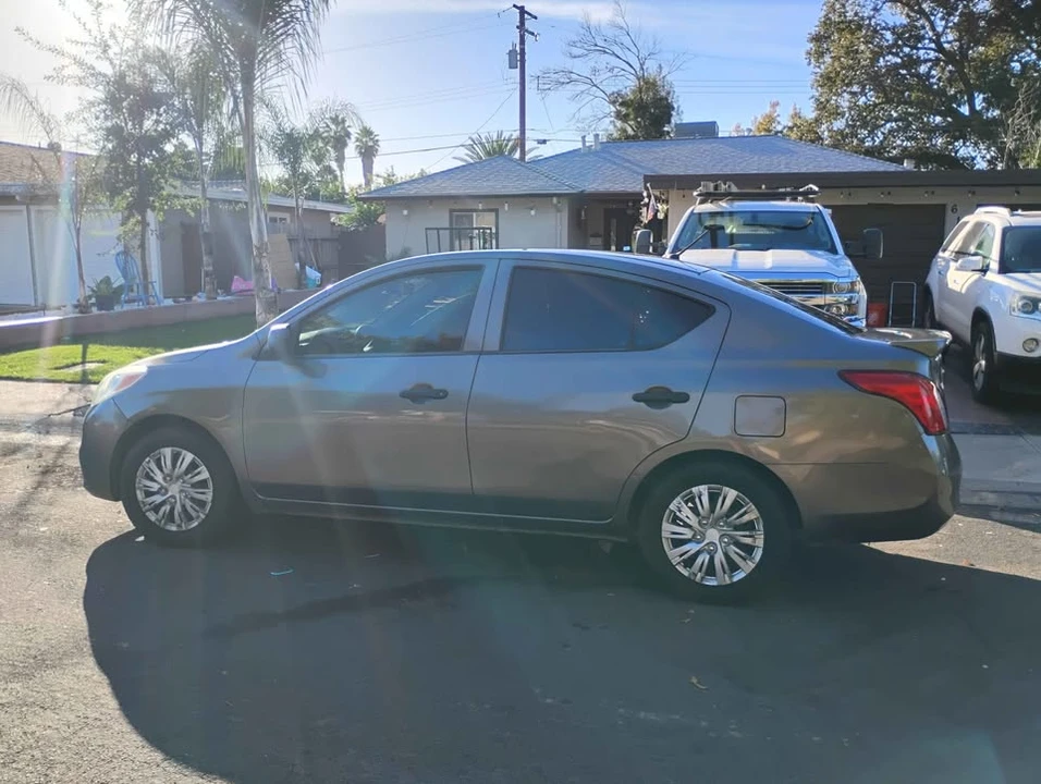 2013 Nissan Versa - Image 8 of 13