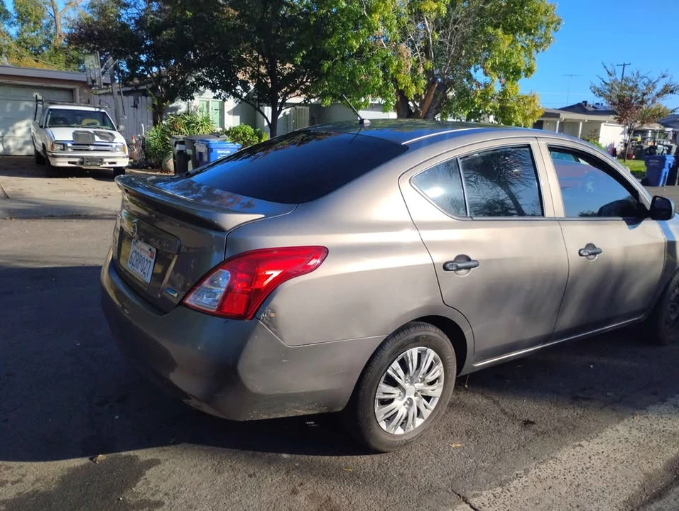 2013 Nissan Versa - Image 7 of 13