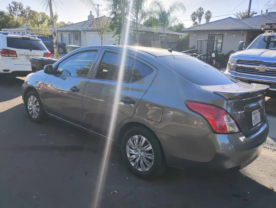 2013 Nissan Versa - Image 2 of 13
