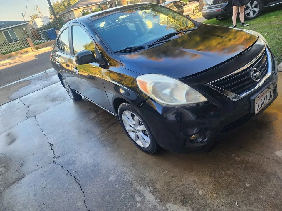 2013 Nissan Versa - Image 2 of 7