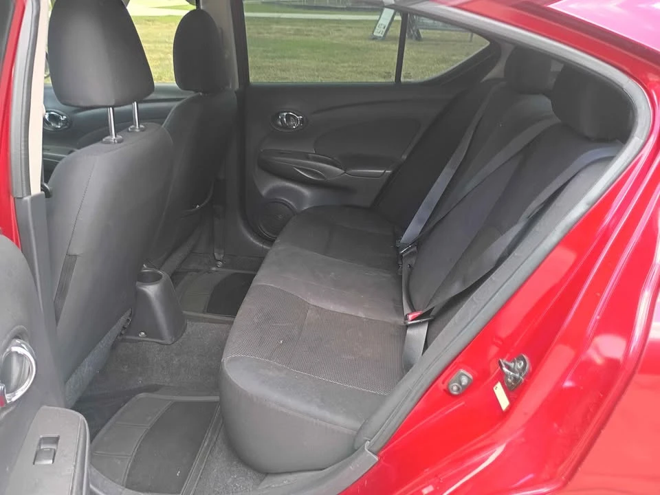 2013 Nissan Versa - Image 4 of 10