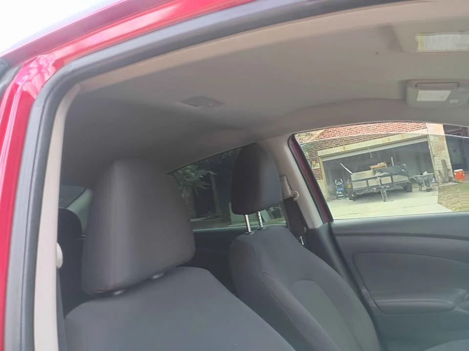 2013 Nissan Versa - Image 7 of 10