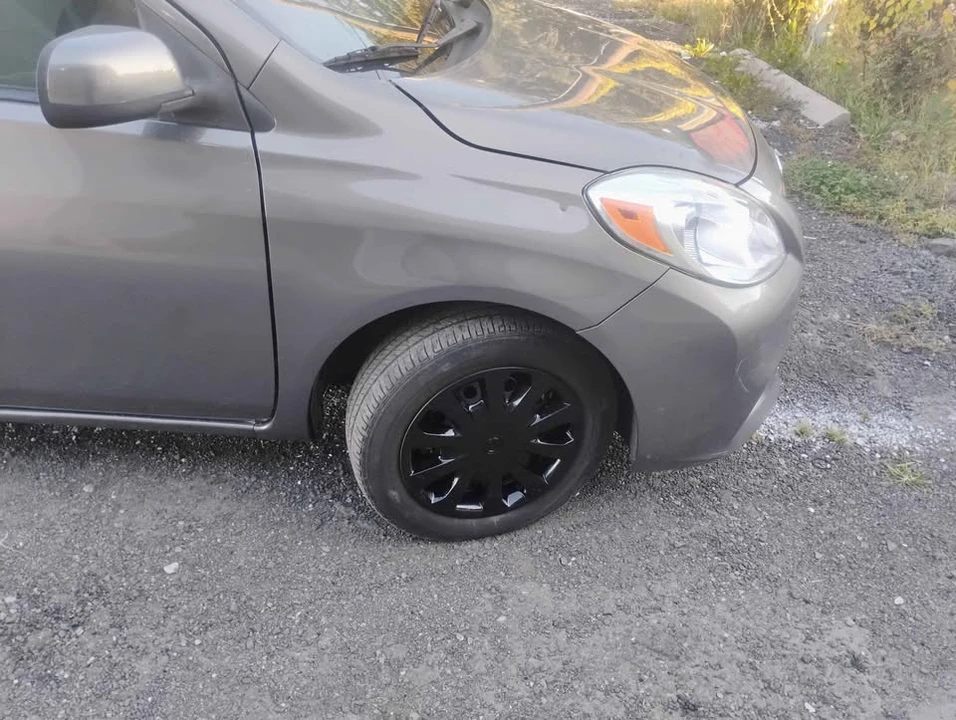 2013 Nissan Versa - Image 14 of 19