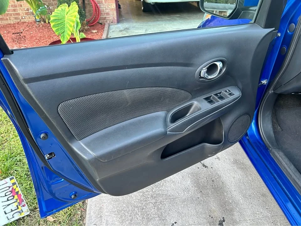 2013 Nissan Versa - Image 8 of 12