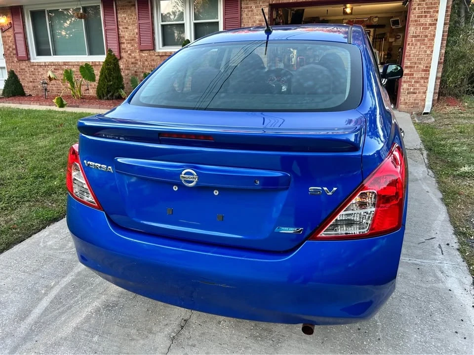 2013 Nissan Versa - Image 6 of 12