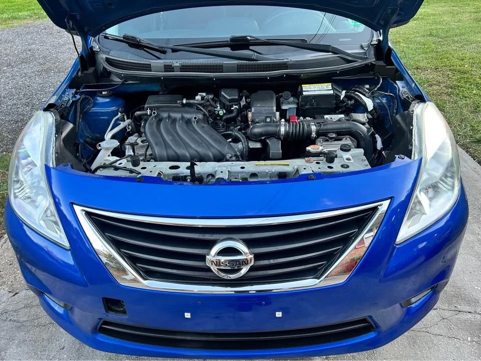 2013 Nissan Versa - Image 11 of 12