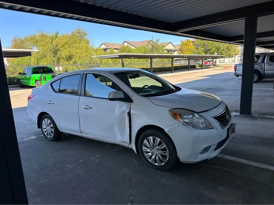 2013 Nissan Versa - Image 3 of 10