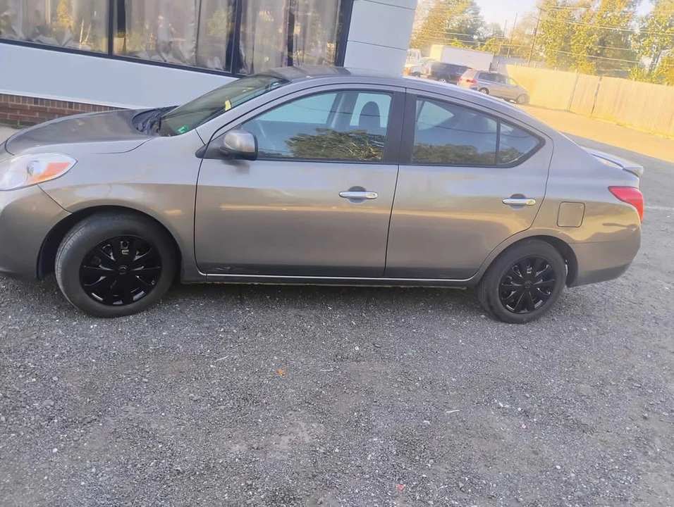 2013 Nissan Versa - Image 2 of 16