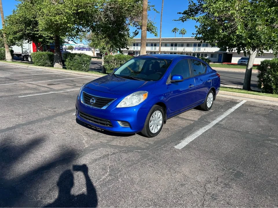 2013 Nissan Versa - Image 2 of 11