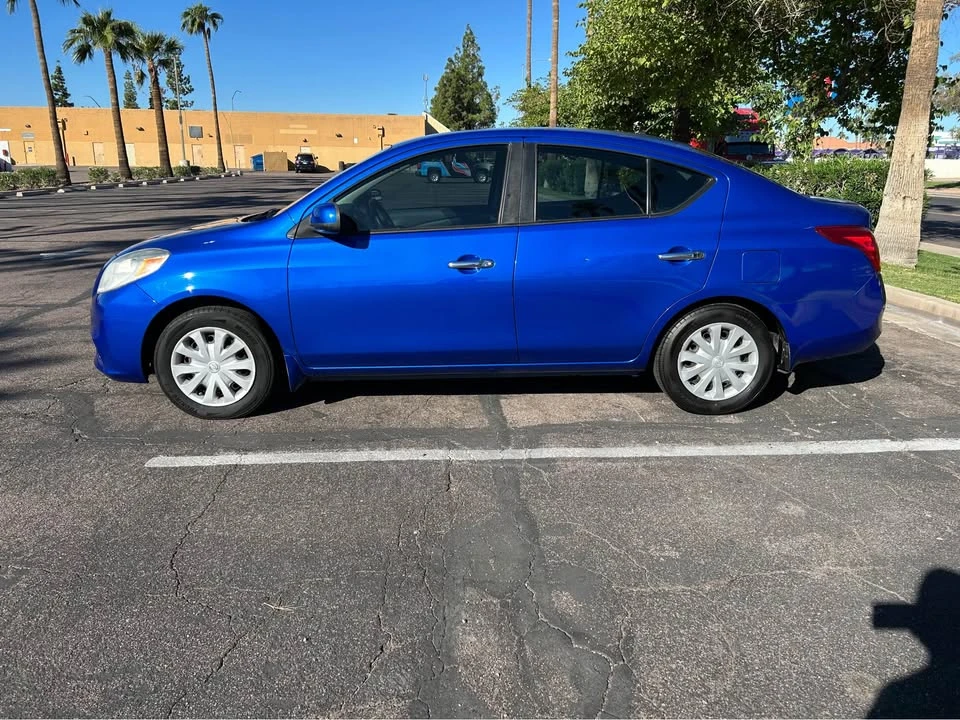 2013 Nissan Versa - Image 8 of 11