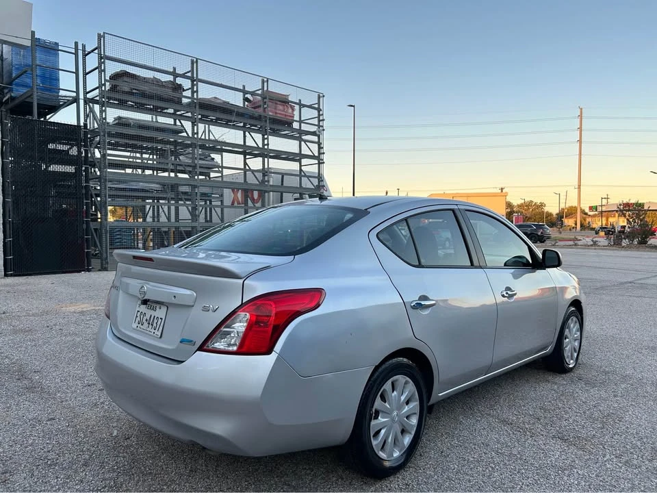 2013 Nissan Versa - Image 3 of 17