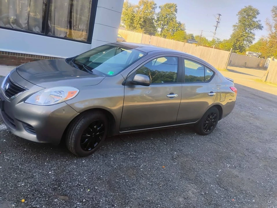 2013 Nissan Versa - Image 16 of 16