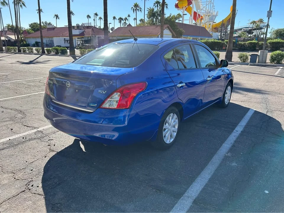 2013 Nissan Versa - Image 5 of 11