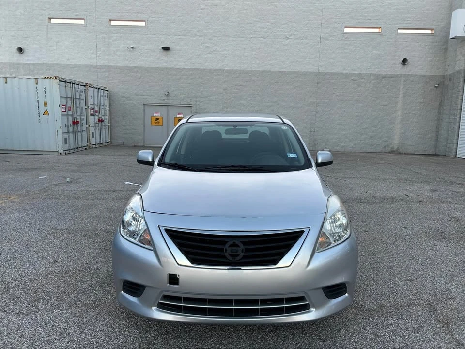 2013 Nissan Versa - Image 8 of 17