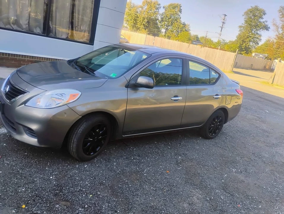 2013 Nissan Versa - Image 3 of 19