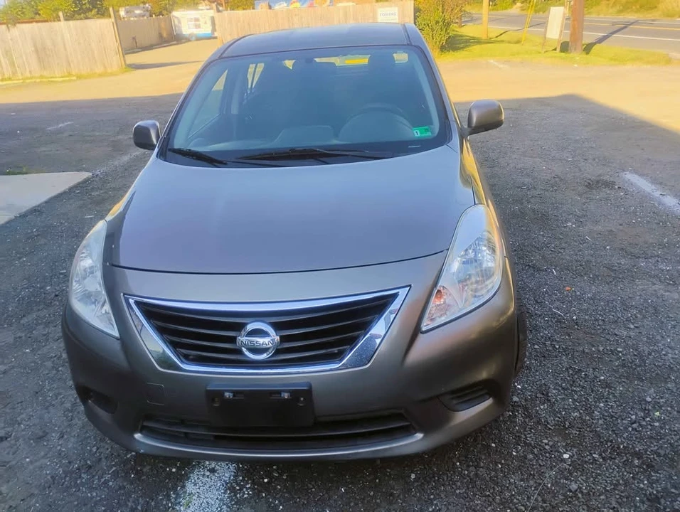 2013 Nissan Versa - Image 4 of 19
