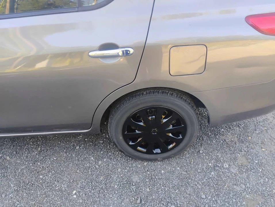 2013 Nissan Versa - Image 13 of 19