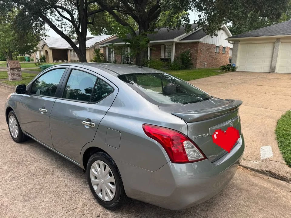 2013 Nissan Versa - Image 8 of 12